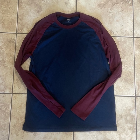 ⛄️CLEARANCE⛄️ Old Navy long sleeve shirt - Picture 1 of 3